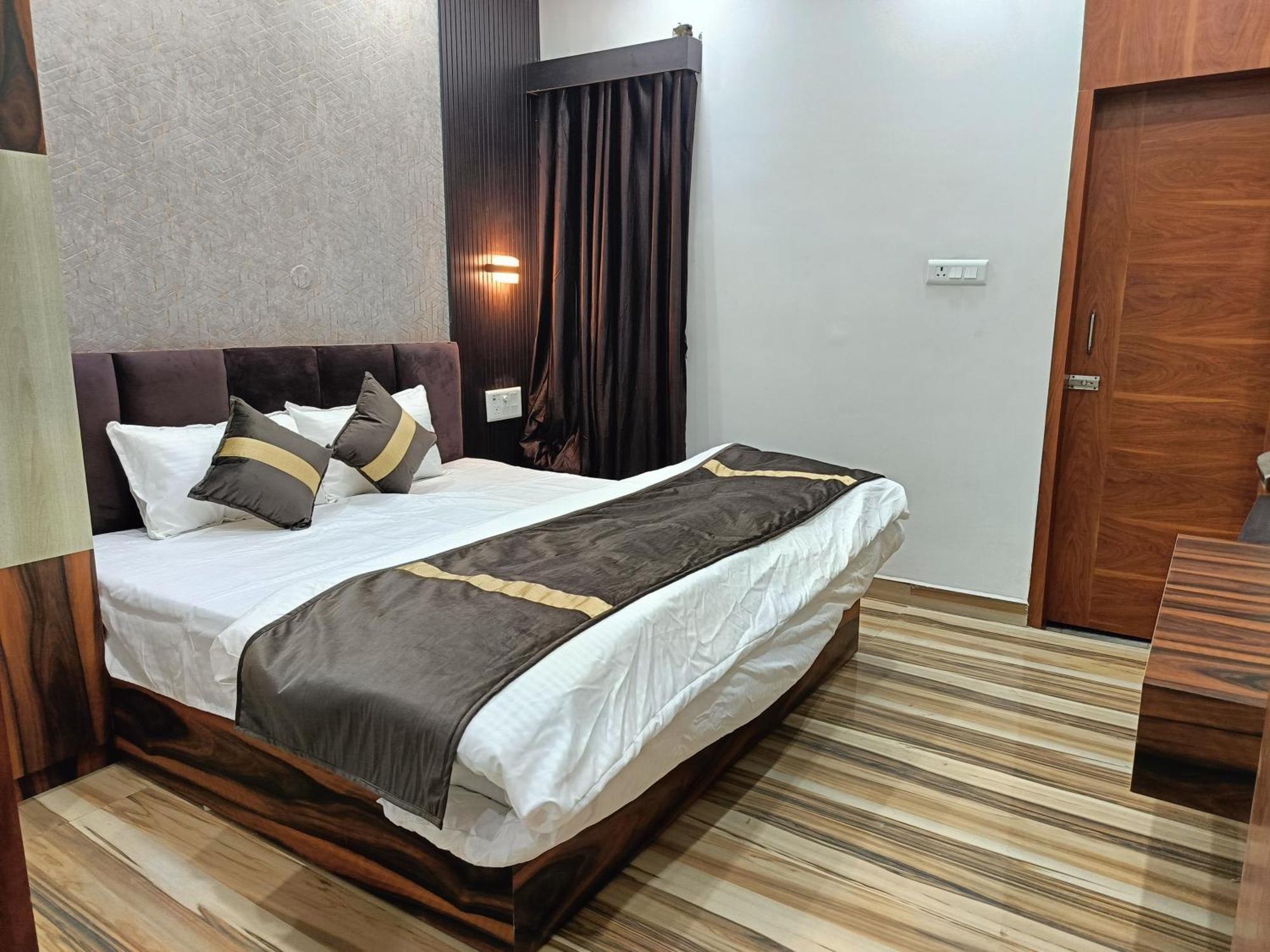 Celestial Inn Prayagraj Exterior photo